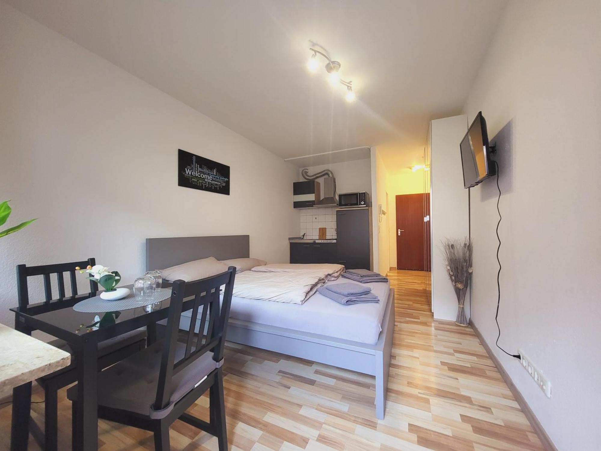 Zentrales Apartment Mit Balkon Und Parkplatz トリーア エクステリア 写真