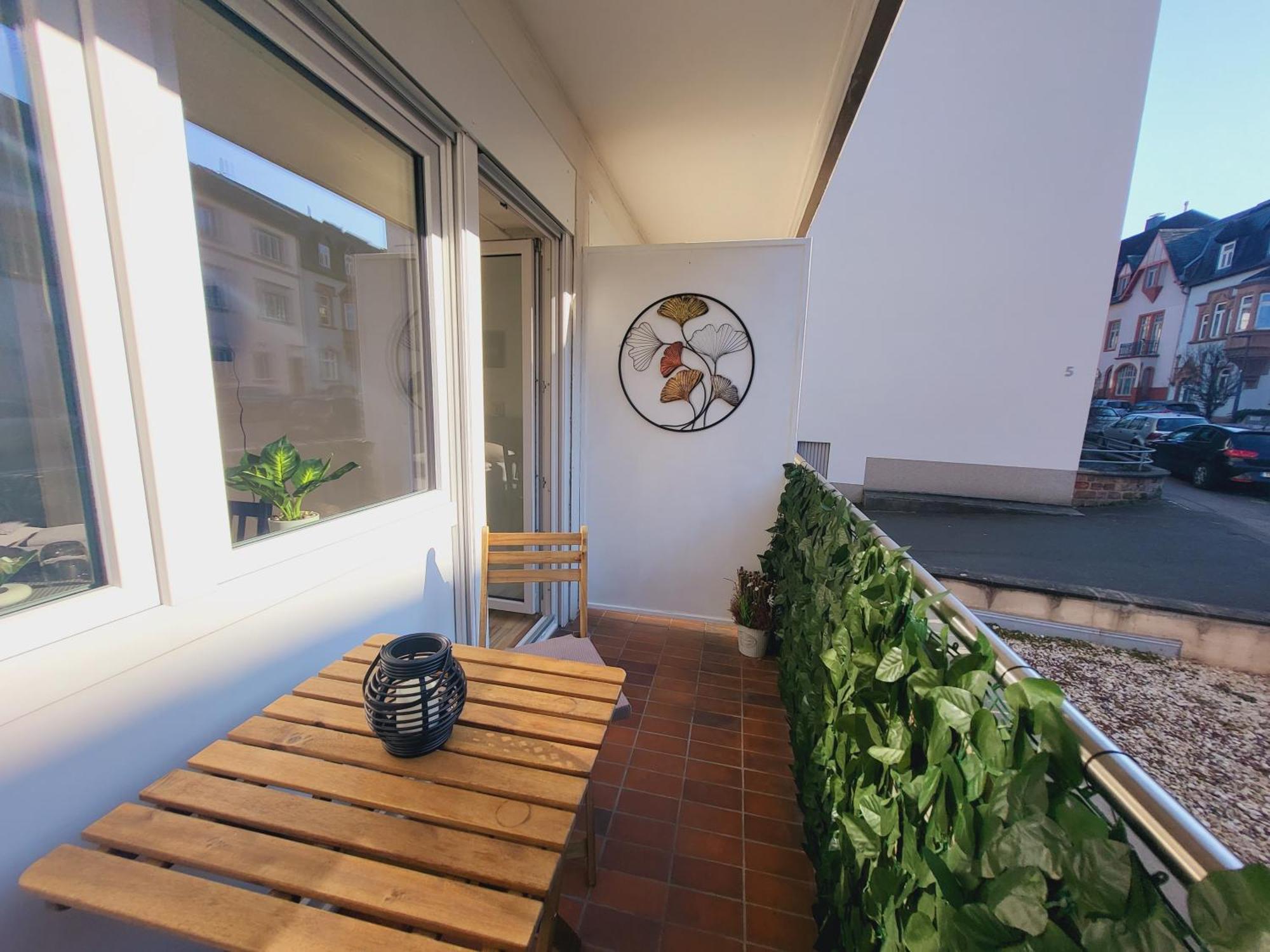 Zentrales Apartment Mit Balkon Und Parkplatz トリーア エクステリア 写真